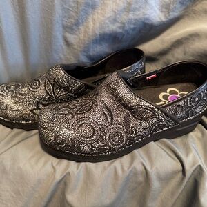 Dansko Sanita Clog 39